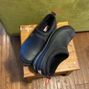 Hunter Black Sherpa-Lined Slip-On Rain Shoes